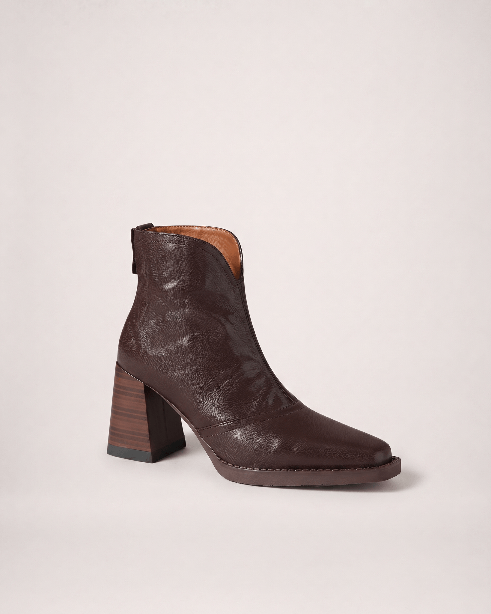 Dark Brown women’s boot in a complementary three-quarter view